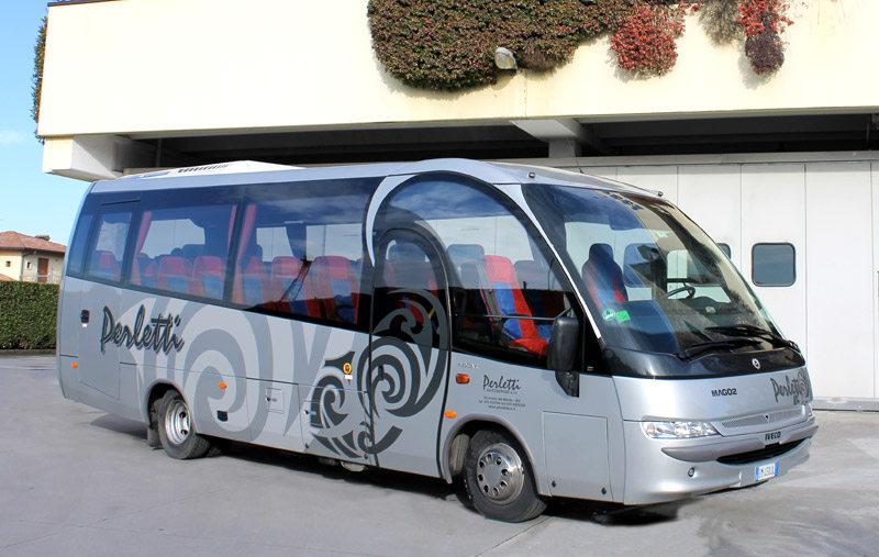 noleggio minibus Iveco Mago 2