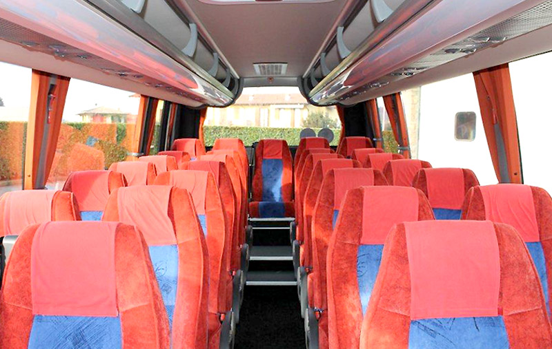 noleggio minibus Iveco Mago 2