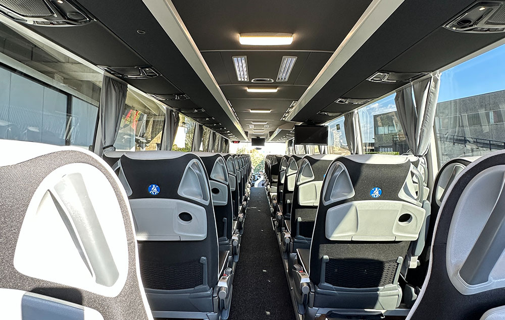 noleggio bus Perletti bus mercedes tourismo