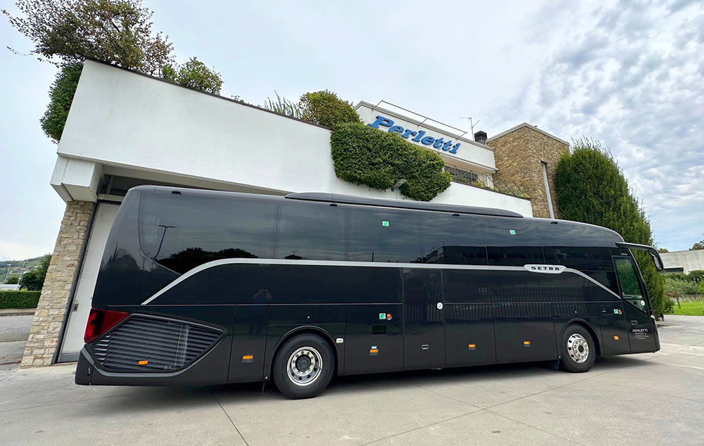 noleggio bus perletti bus setra 515 restyling