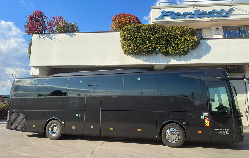 perletti-bus-mercedes-tourismo-2025-im2