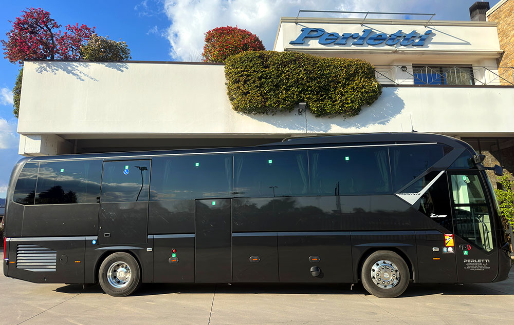 perletti-bus-neoplan-tourliner-2025-im2